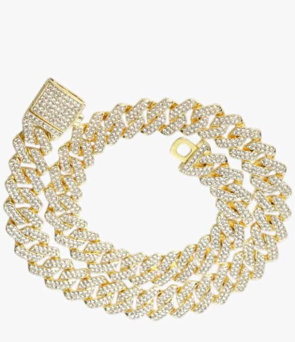Diamond-shaped necklace
