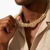 Diamond-shaped necklace