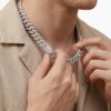 Diamond-shaped necklace