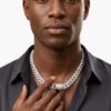 Diamond-shaped necklace