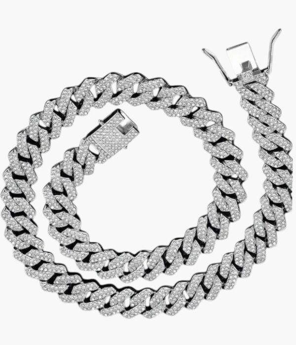 Diamond-shaped necklace